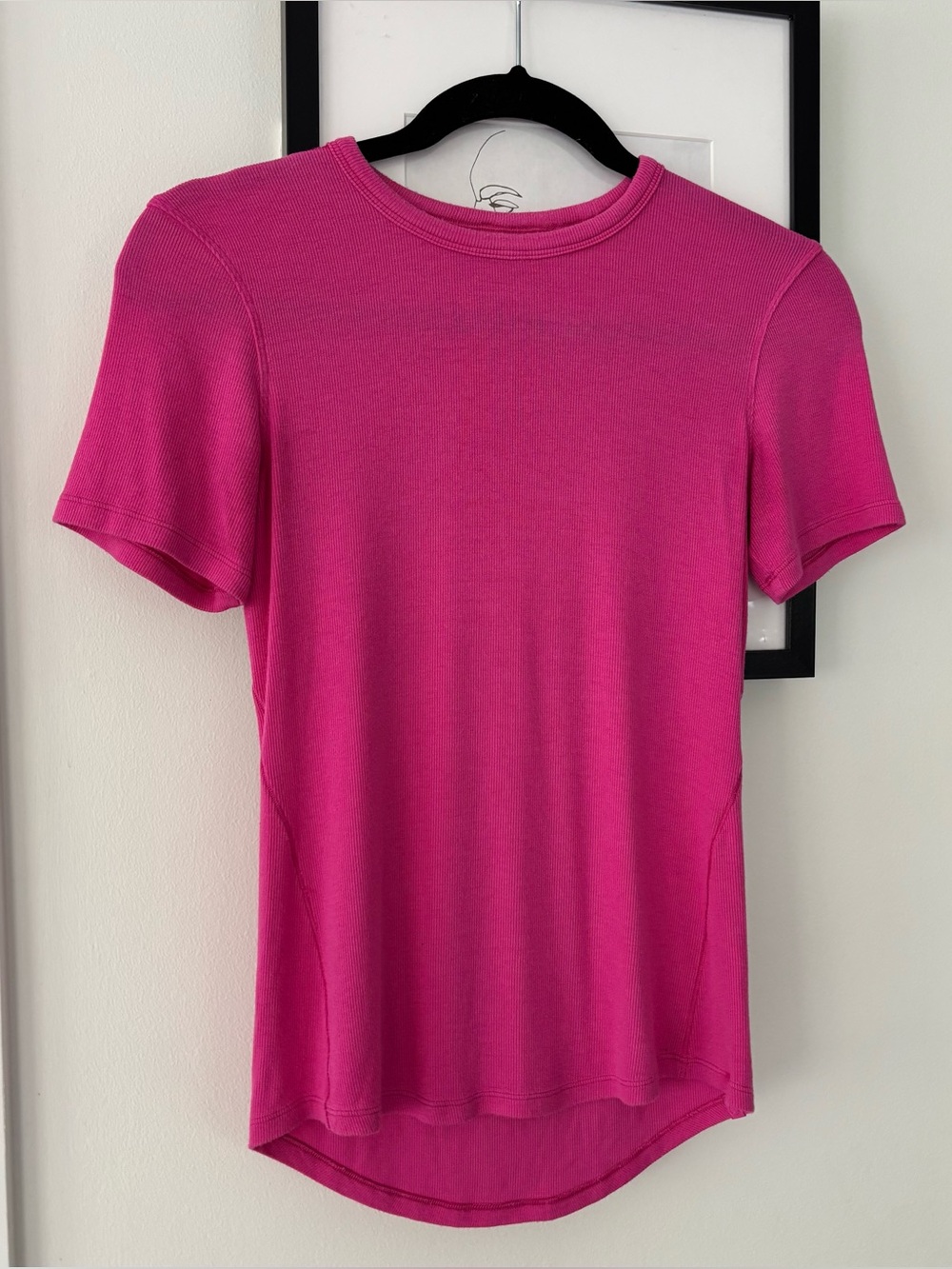 Lululemon womens pink ribbed SS womens tshirt size 6